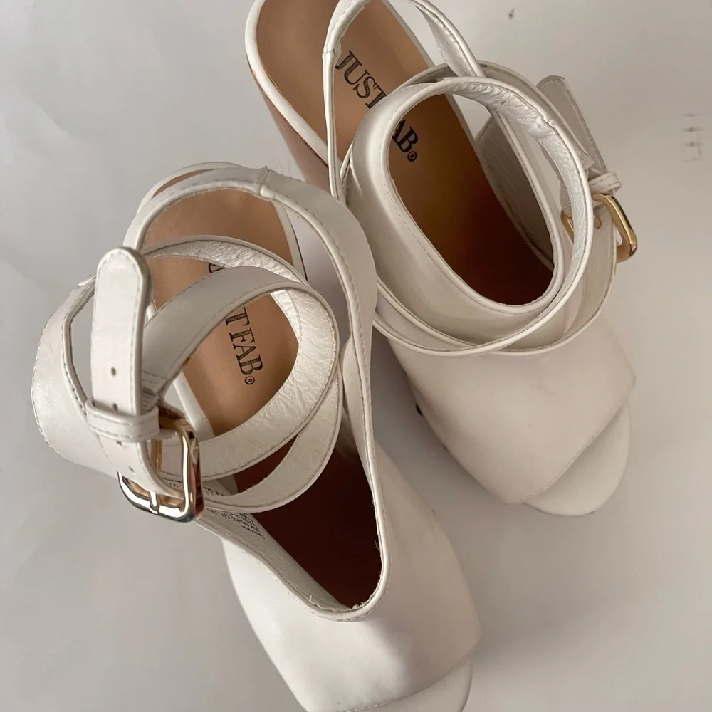 Woman's White Just Fab Sarahh Platform Wedge Shoes size 8.5